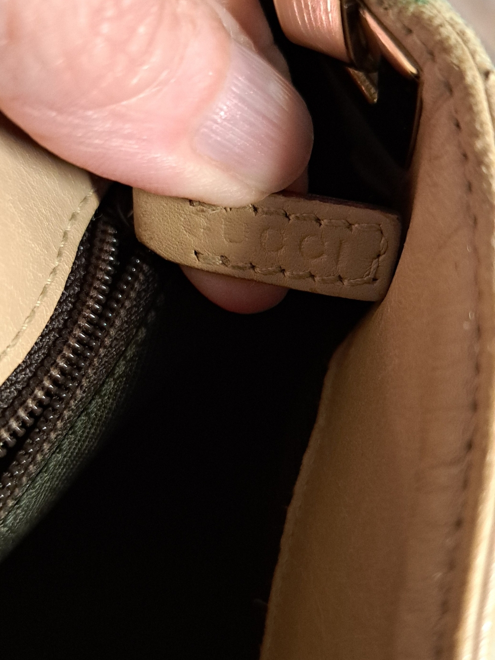 Gucci Beige Monogram Canvas Shoulder Bag with Gold Hardware - Picture 5 of 16